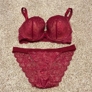 Le Mystère US size 34 DDD / F Red Bra & Panty set